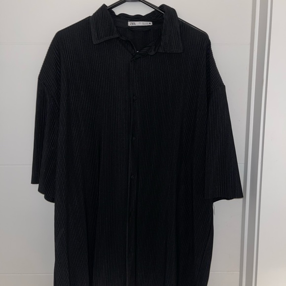Zara Black Button-Up Shirt - Picture 1 of 3